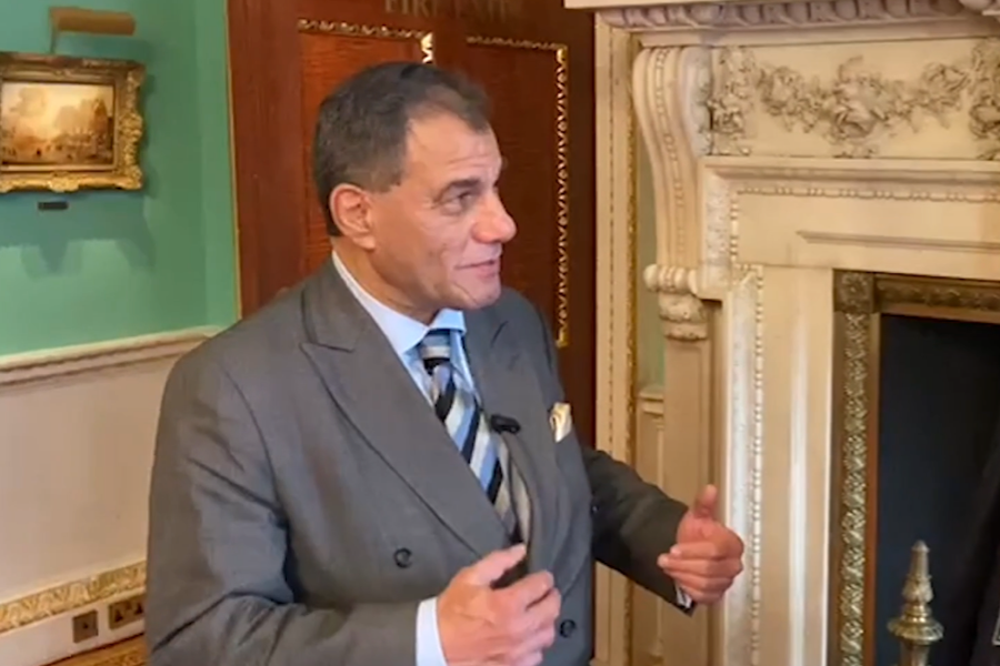 Lord Bilimoria, gifter of a LifeBook project
